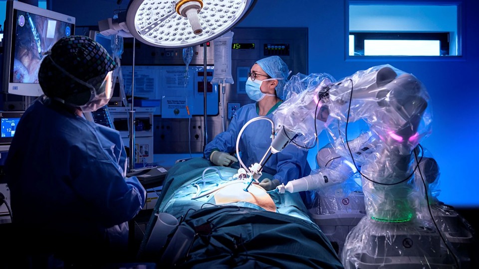 Artificial Intelligence in Surgery, Developments and Limitations